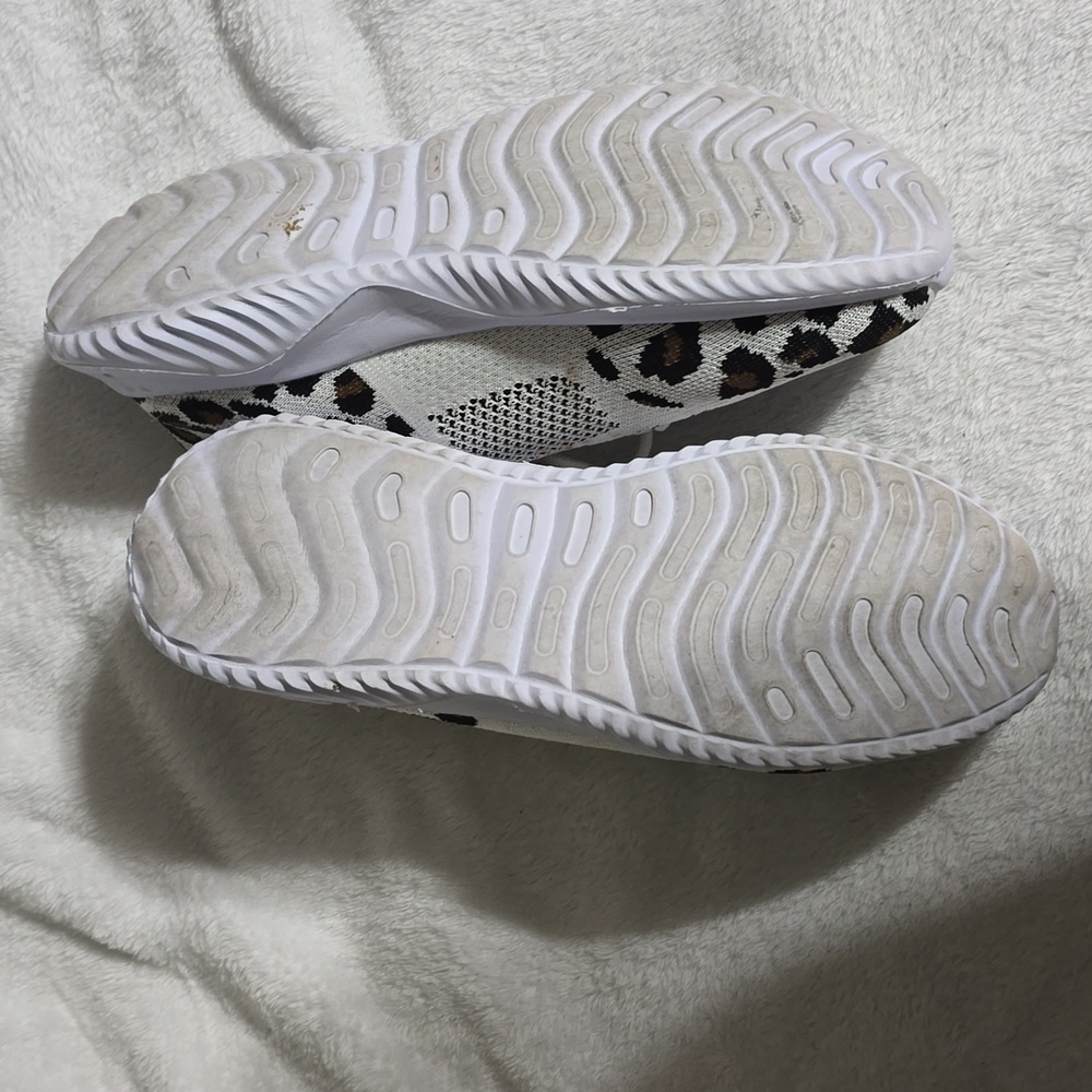 Stylish Leopard Print Women's Sneakers - Picture 4 of 4